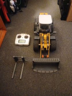 Rc4wd hydraulic wheel loader 1/14 scale