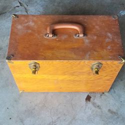 Fishing Tackle Box.   ANTIQUE 