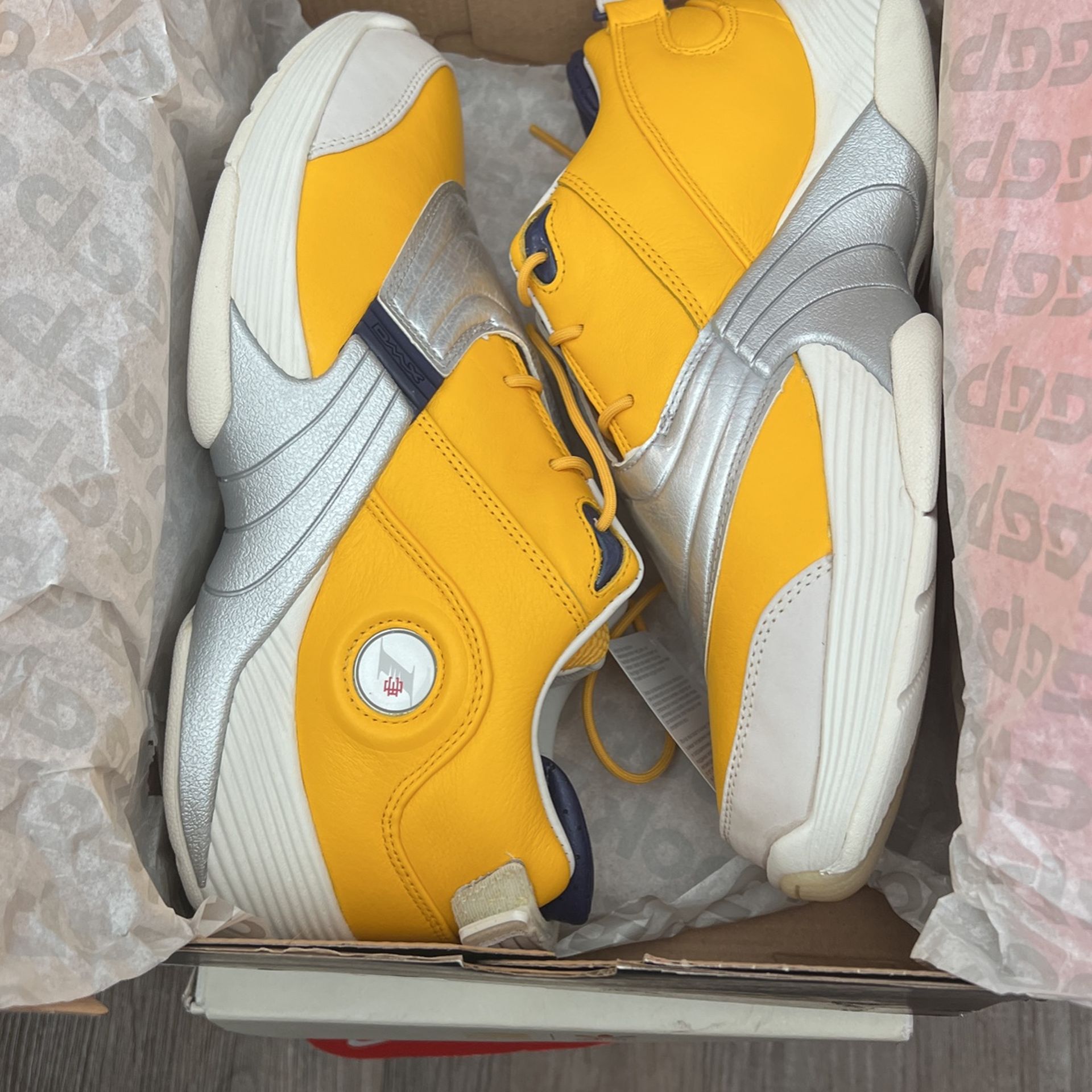 Reebok Basketball Shoe