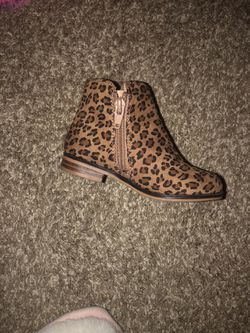 Girl boots size 8