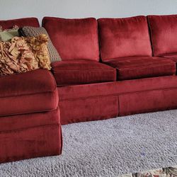 Sleeper Sofa / Pull Out Couch