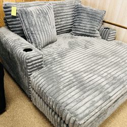 Stunning Stylish Chaise Lounger! 
