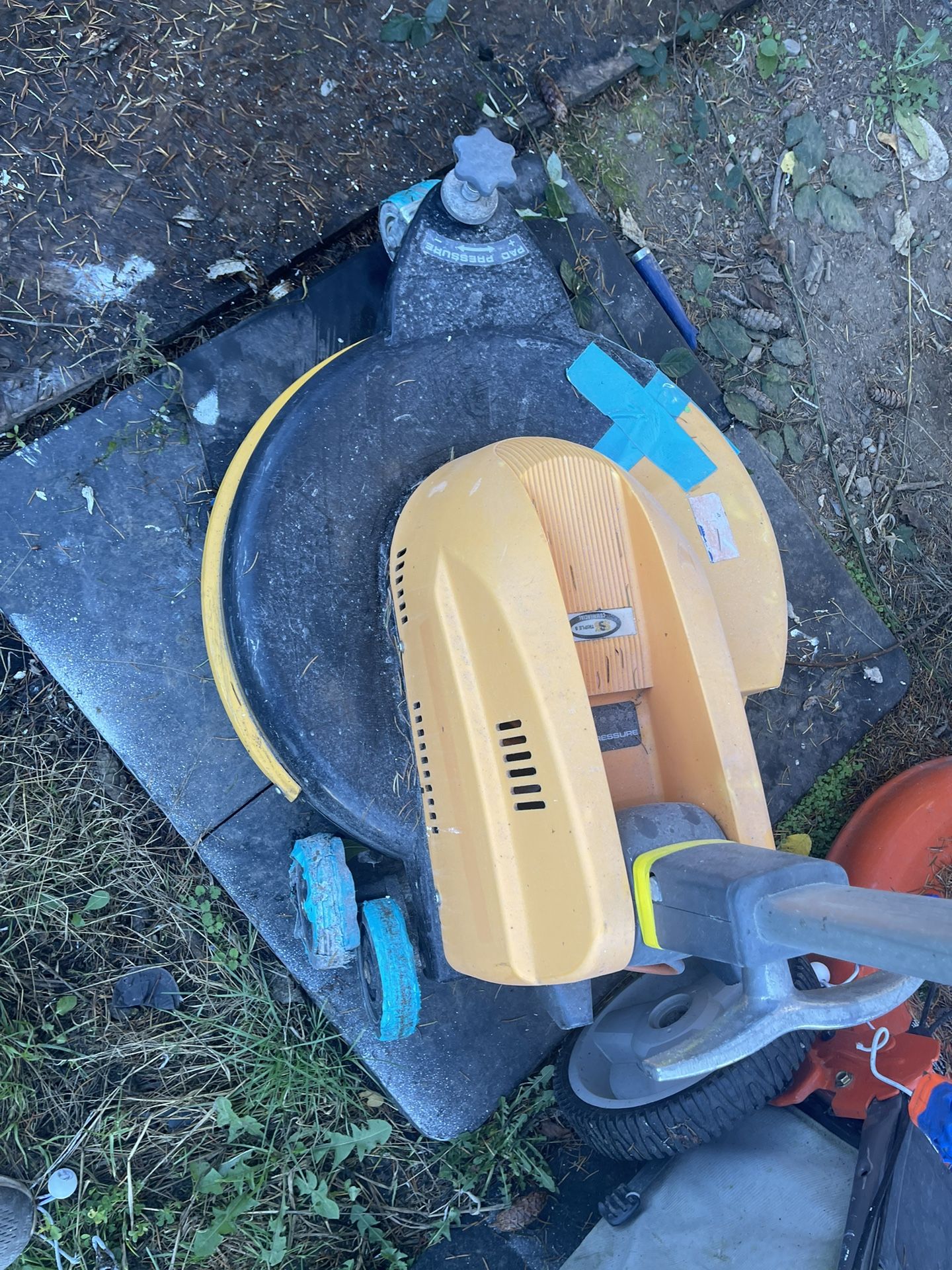 Cheetah DC 2000 Commercial Floor Scrubber