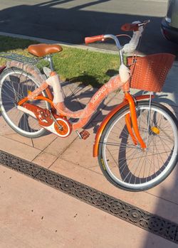 Brand New- Cruiser Bike with Basket- 26” tires (Still Available)