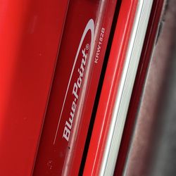 Red blue point tools box