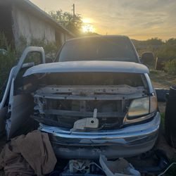 2003 Ford F150 For Parts. 