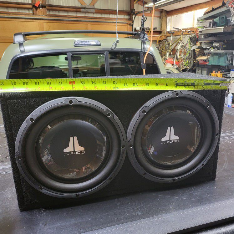 Jl Audio Subwoofer Box And Subs for Sale in Renton, -