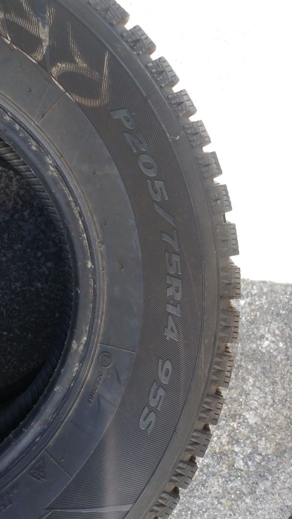 2 Studded tires, tires with studs Brand Hankook