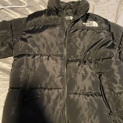 The North Face 700 Puffer Jacket - Size M