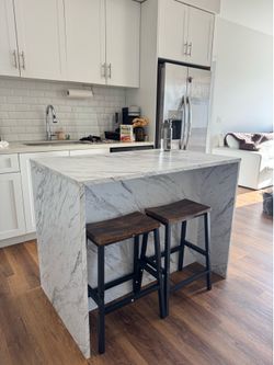 Island table