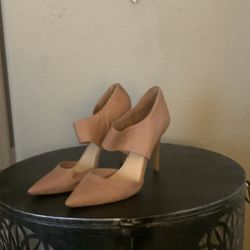 Jessica Simpson stilettos