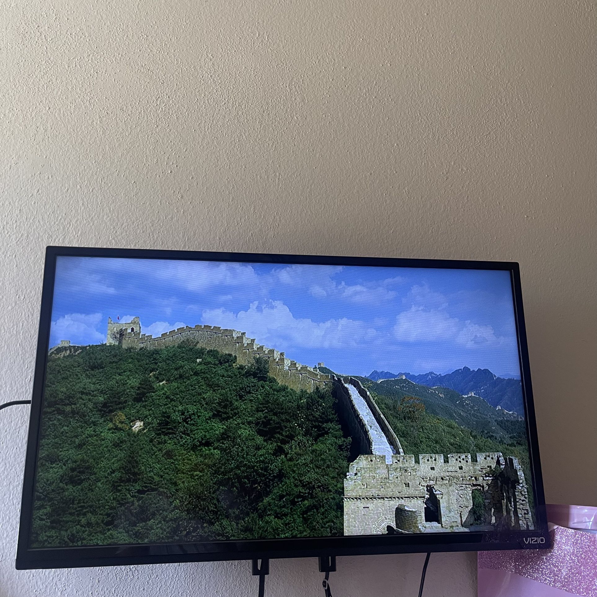 Vizio 32” Working Perfectly Fine With wall mount