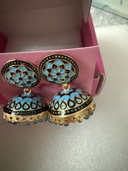 Beautiful hand painted earrings - NEW
