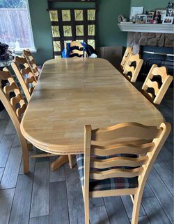 Dinning room table
