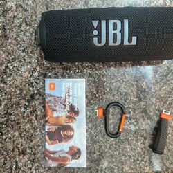 New JBL Flip 7 Portable Bluetooth Speaker, Waterproof and Drop-Proof - Black