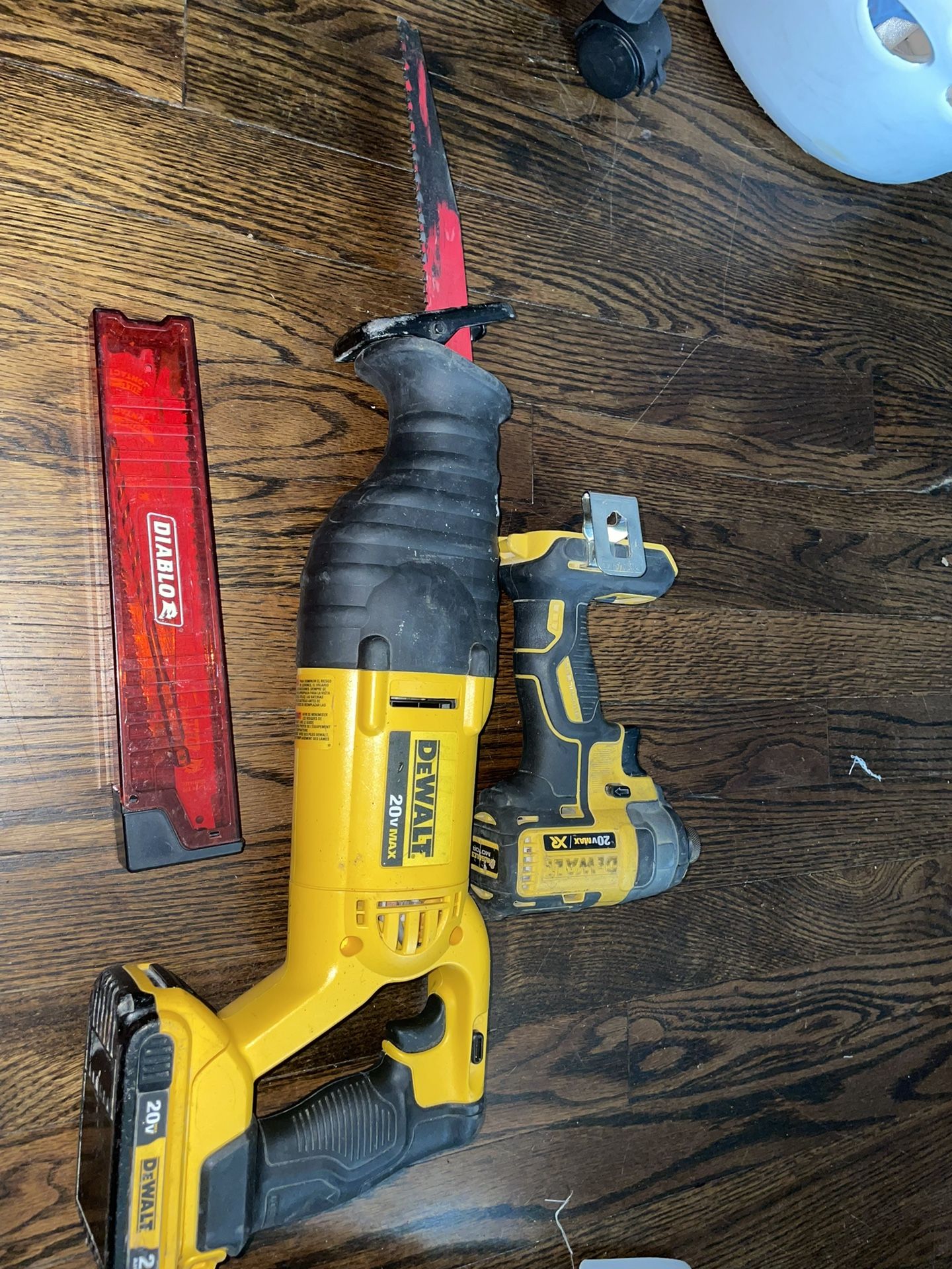 Deawalt Saw Saw And Drill.