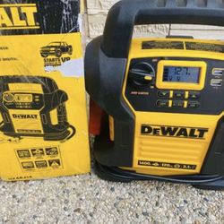 Dewalt 1400 peak amp portable outlet car jump starter with digital compressor