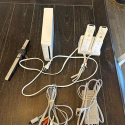 Nintendo Wii Console w/ 2 Controllers