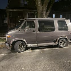 Chevy G20 1995