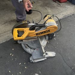 Dewalt Saw