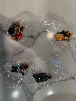 4 Marvel Minifigures