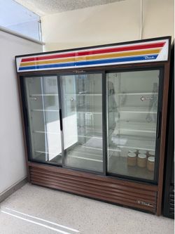 True GDM-69 3-Door Refrigerator / Cooler