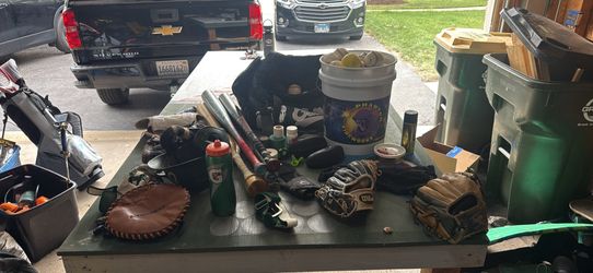 Used baseball gear - hmu w/ prices