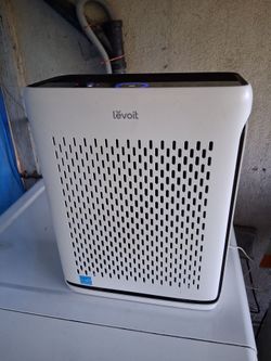 LEVOIT AIR PUREFIER FILTER NEED TO BE CLEAN $30 PICK UP IN SUN VALLEY