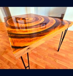 Incredible Swirl Designer Table