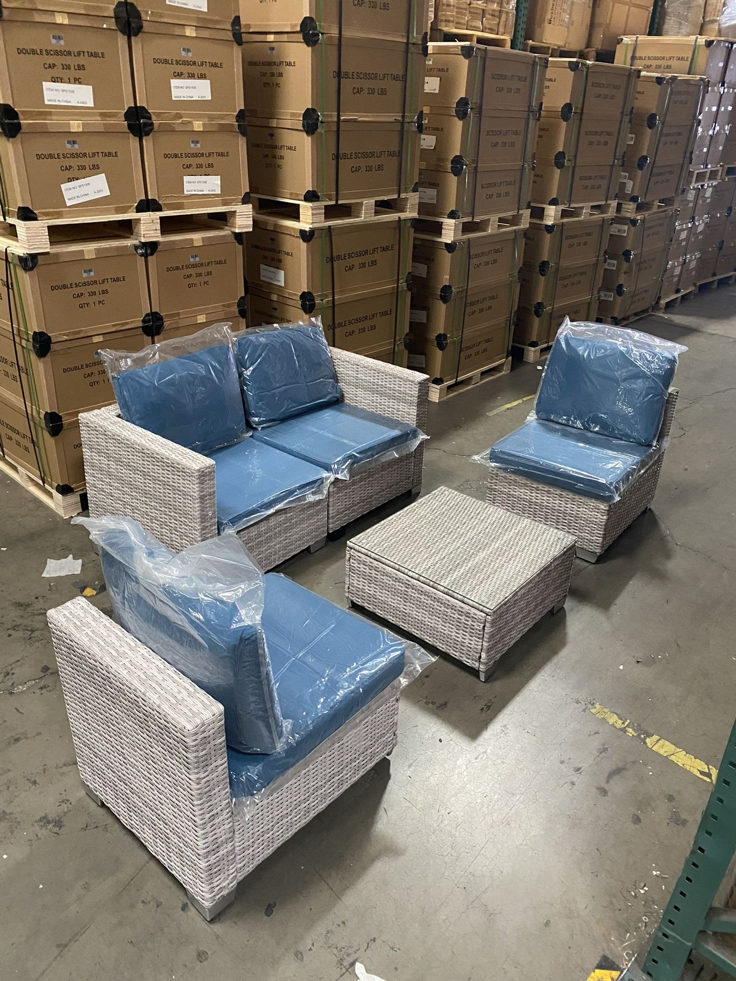 $250.00 No Assemble Require!! New 5 Pieces Outdoor Patio Wicker Patio Furniture Sectional Sofa Set