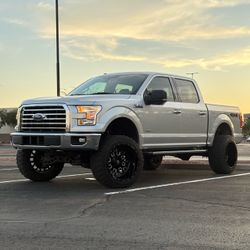 6” Lift on 35’s Low Miles 2016 Ford F-150 3.5 Ecoboost 4x4