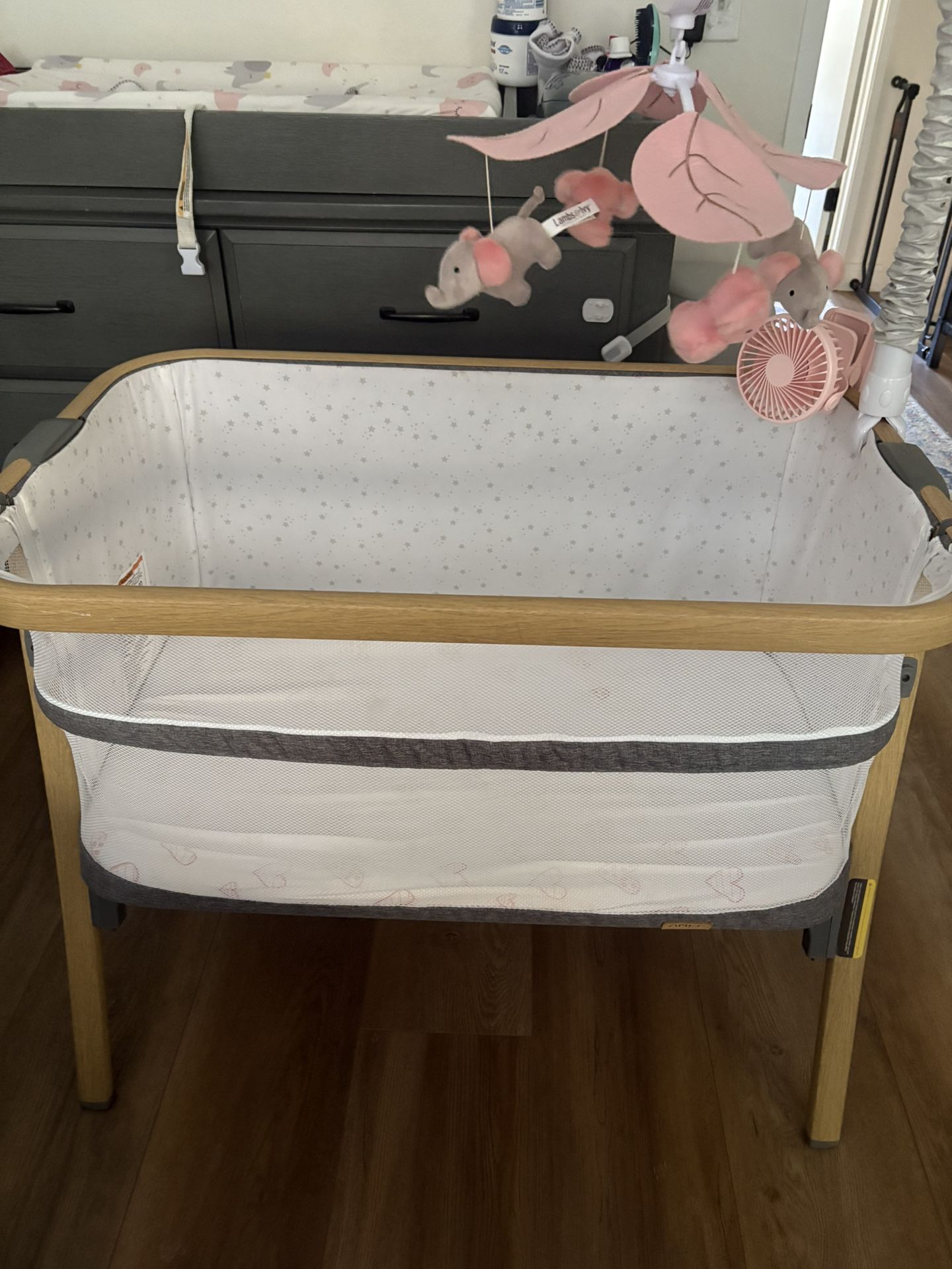 Amke Basinet Lightly Used.