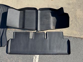 Weather mats Tesla Model 3
