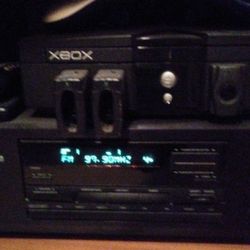 PerfectEntcenter Completepackage W/42" Sharp T onkyoStereo+,x3 bookshelf speakers..infinity+ XBOXw/games