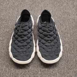 Nike Flyknit Haven Women's Size 11.5 Black/Sail FD2148-004