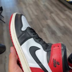 Jordan 1 black toe