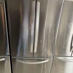 LG Refrigerator 33in Wide Stainless Steel