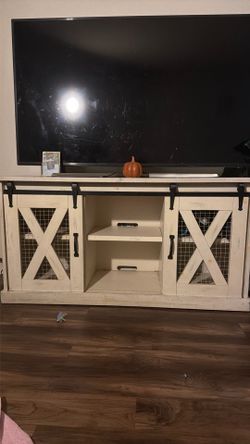 TV stand farmstyle