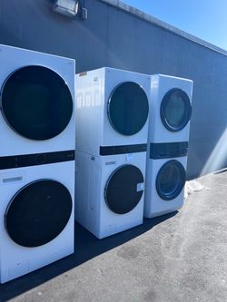 LG WashTower Stacked SMART Laundry Center 4.5 Cu.Ft. Front Load Washer & 7.4 Cu.Ft. Electric Dryer in White w/ Steam