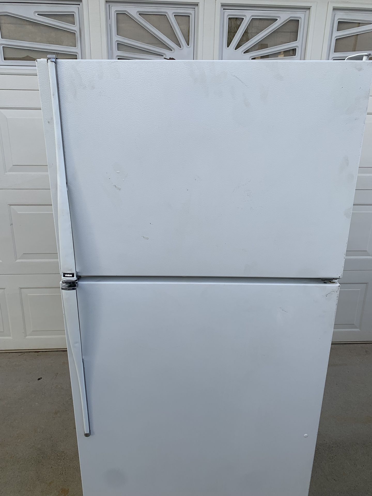Refrigerator RCA