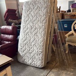 Twin Mattresses 