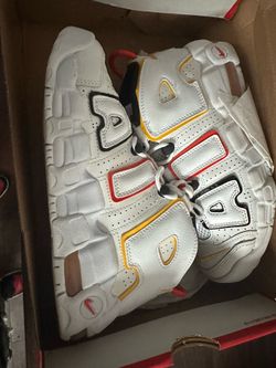Women size 6 Nike shoes