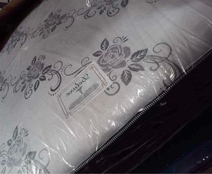 Deluxe brand full size mattress set