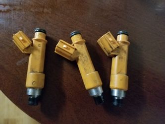 2004 Toyota Camry fuel injector
