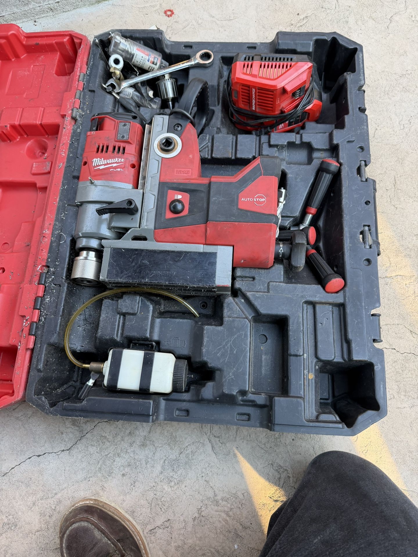 Milwaukee Magnet Press Drill 