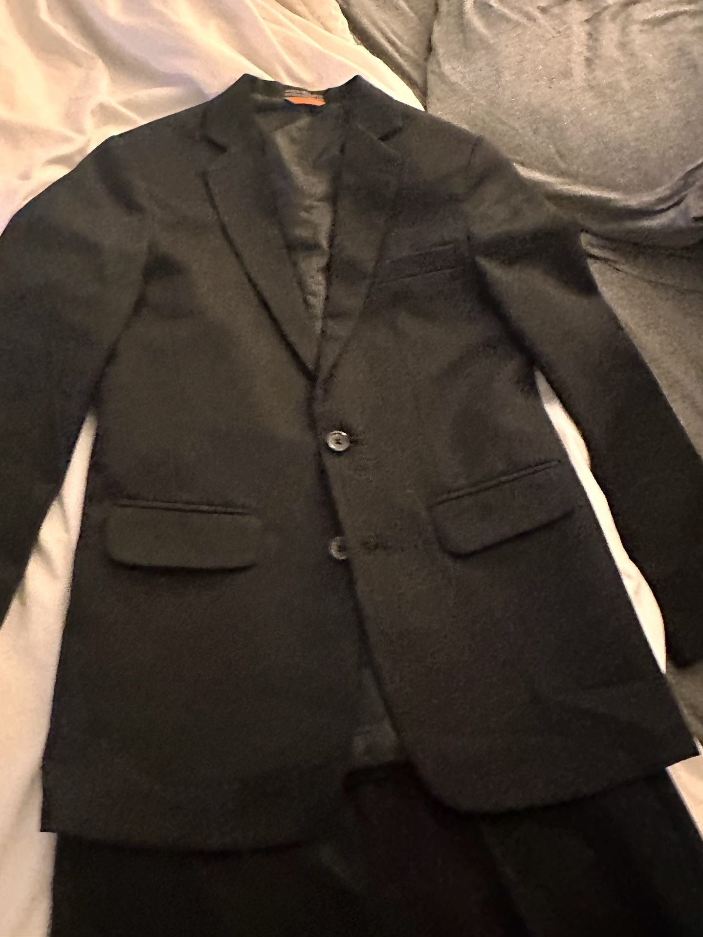 Buys Suit 