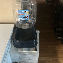 Gravity Water Bowl For pets 