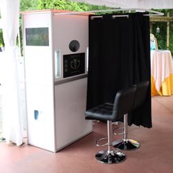 Photo Booth With Touch Screen And Side Viewer