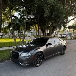 2019 Chrysler 300S