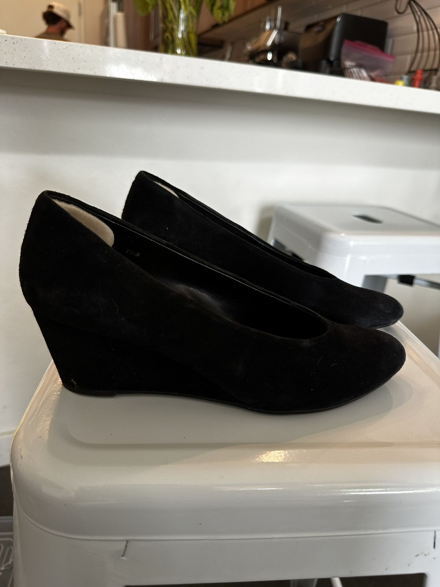 Black Suede Heels (7.5)